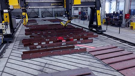 Intecro AI-Powered Self-Programming Welding System