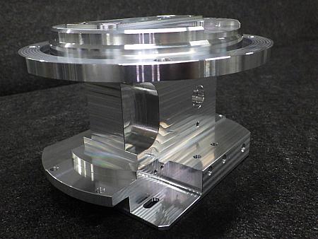 Vacuum-compatible stage