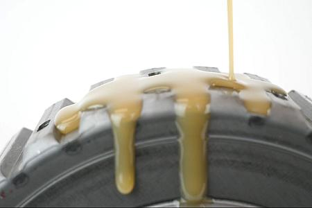 ZERUST® Axxanol™ A35-8030 Offers Long-Term Rust Protection with Oily Fil